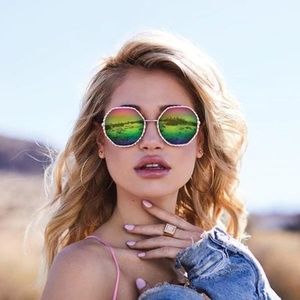 Quay Breeze In Sunglasses